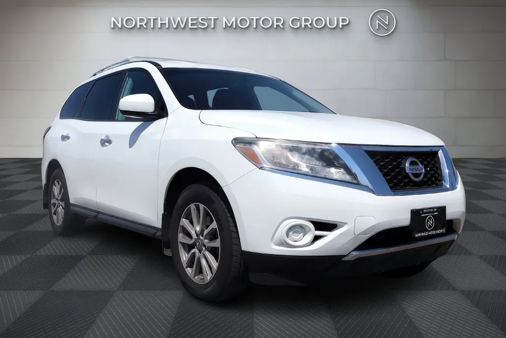 2016 Nissan Pathfinder S photo 1