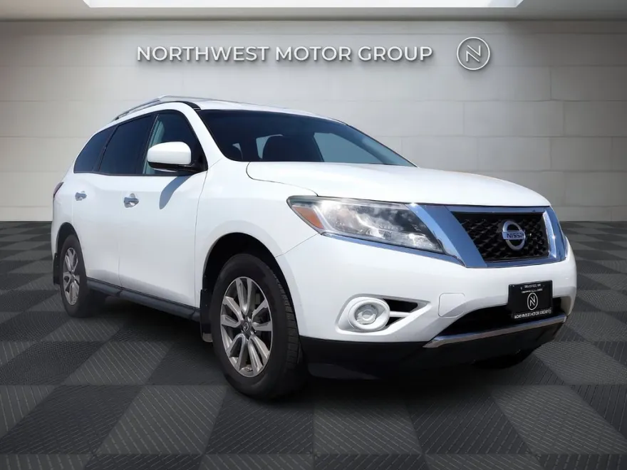 2016 Nissan Pathfinder S photo 1
