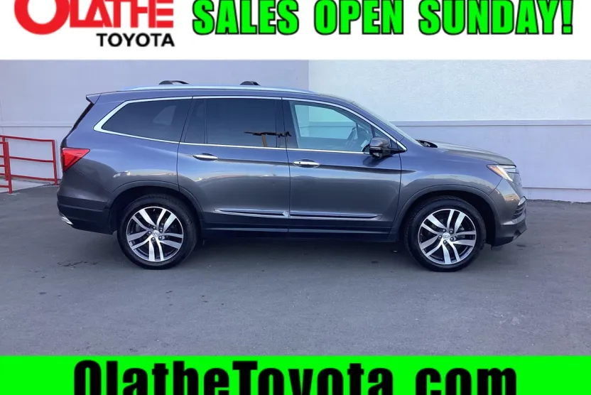 2016 Honda Pilot Touring photo 1