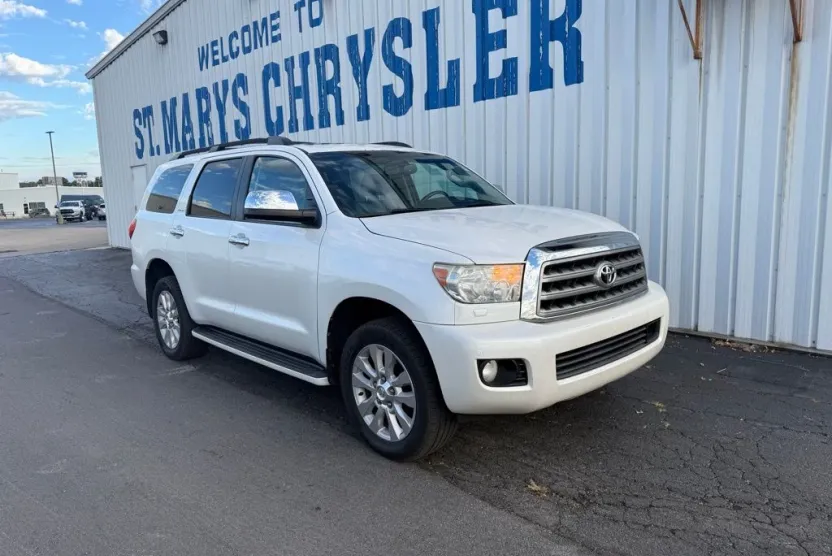 2015 Toyota Sequoia Platinum photo 1