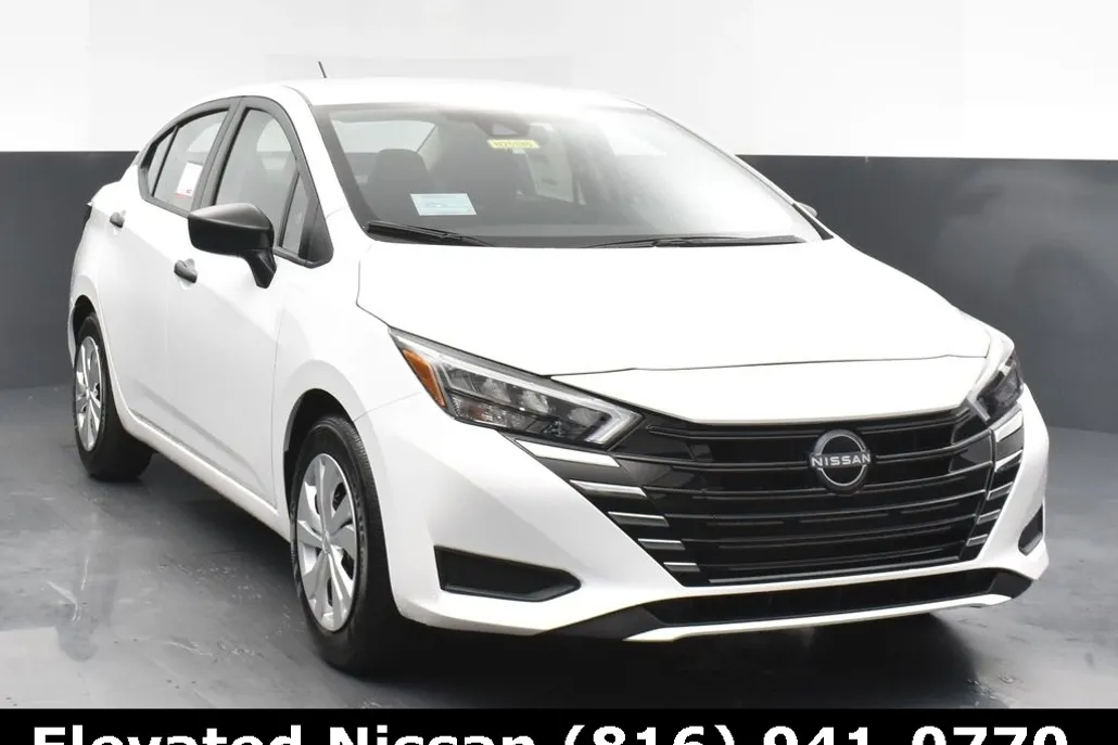 2025 Nissan Versa 1.6 S photo 1