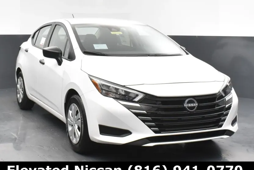 2025 Nissan Versa 1.6 S photo 1