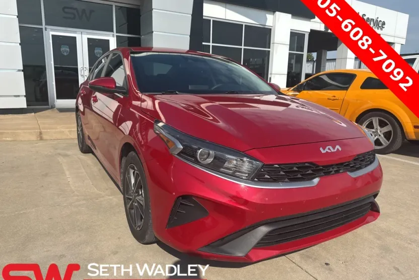 2022 Kia Forte LXS photo 1