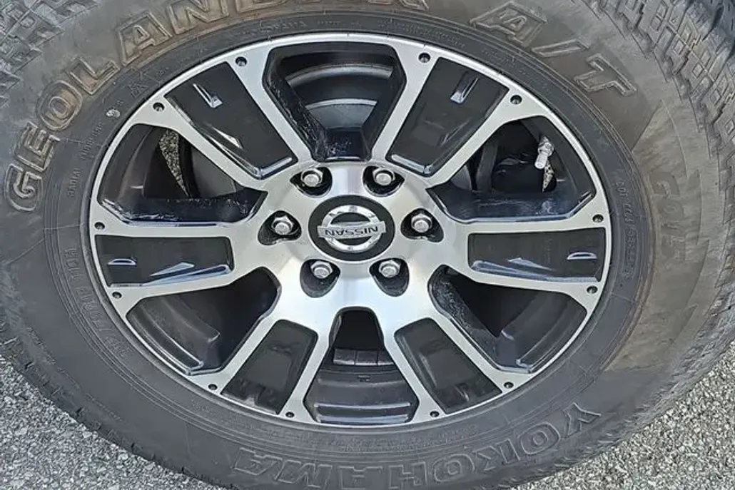 2021 Nissan Titan SV photo 1