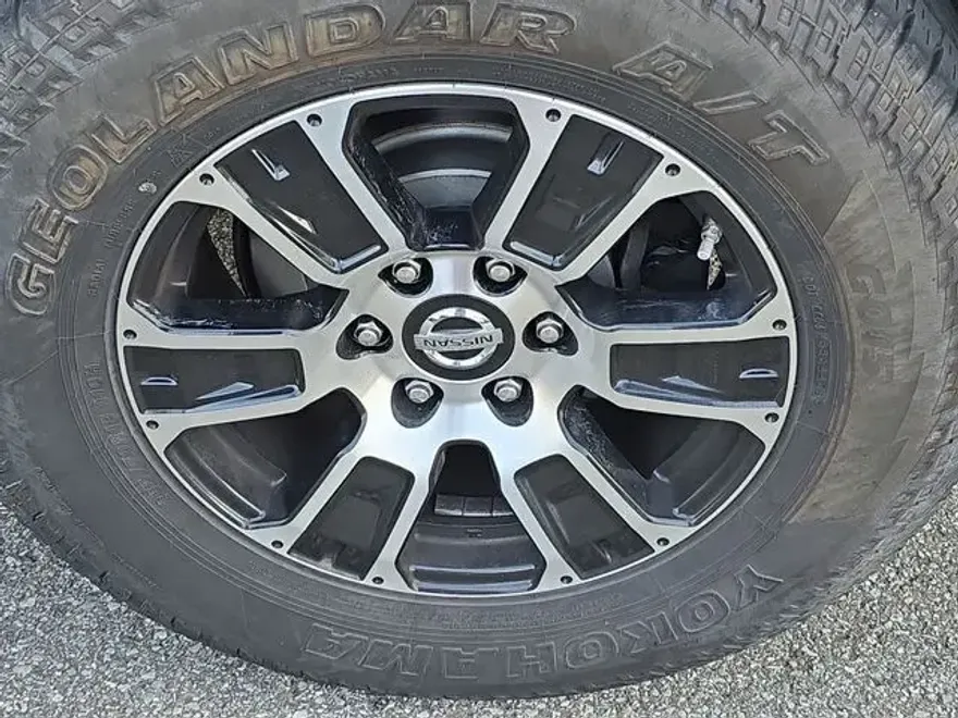 2021 Nissan Titan SV photo 1