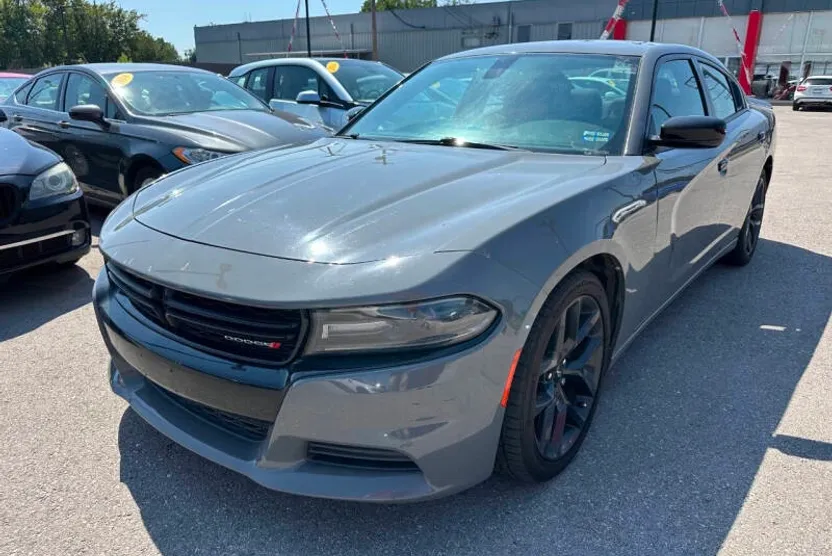 2019 Dodge Charger SXT photo 1