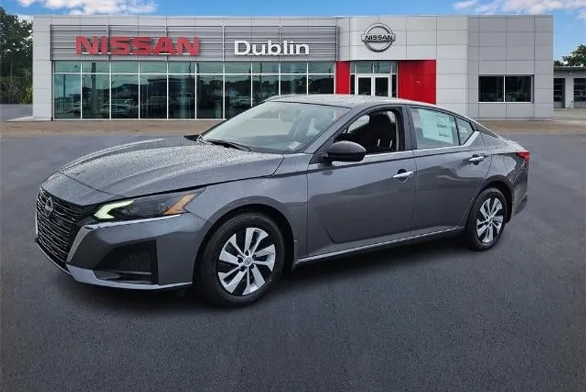 2025 Nissan Altima S photo 1