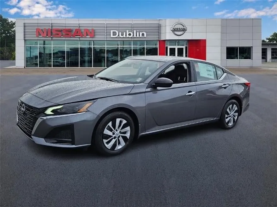 2025 Nissan Altima S photo 1