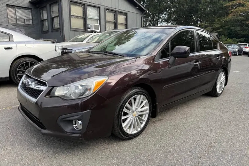 2012 Subaru Impreza 2.0i Limited photo 1