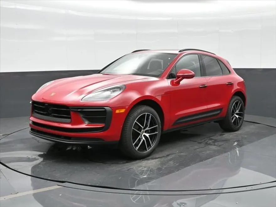 2025 Porsche Macan T photo 1