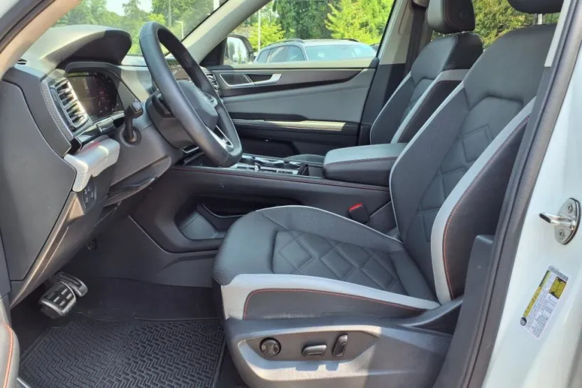 2024 Volkswagen Atlas Peak Edition SE Technology photo 1