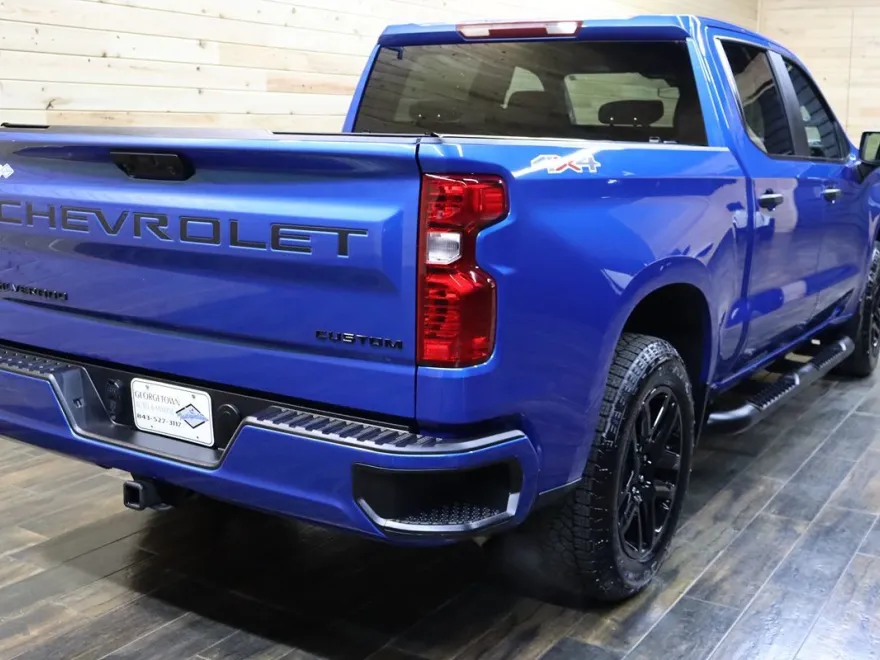 2024 Chevrolet Silverado 1500 Custom photo 1