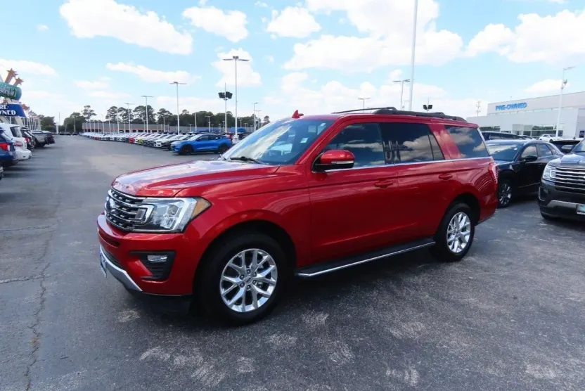 2020 Ford Expedition XLT photo 1