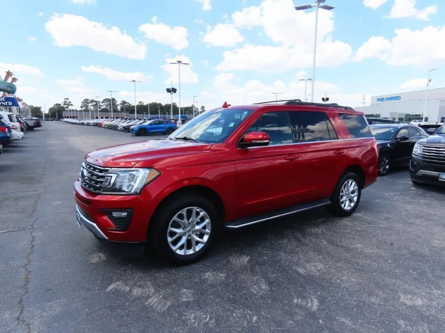 2020 Ford Expedition XLT photo 1