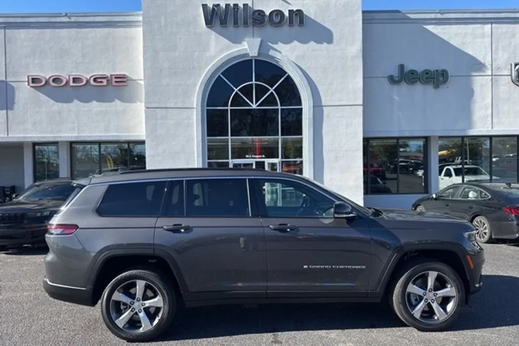 2025 Jeep Grand Cherokee Limited photo 1