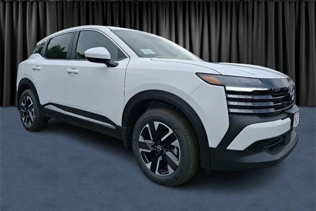 2025 Nissan Kicks SV photo 1