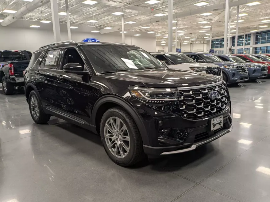 2025 Ford Explorer Platinum photo 1