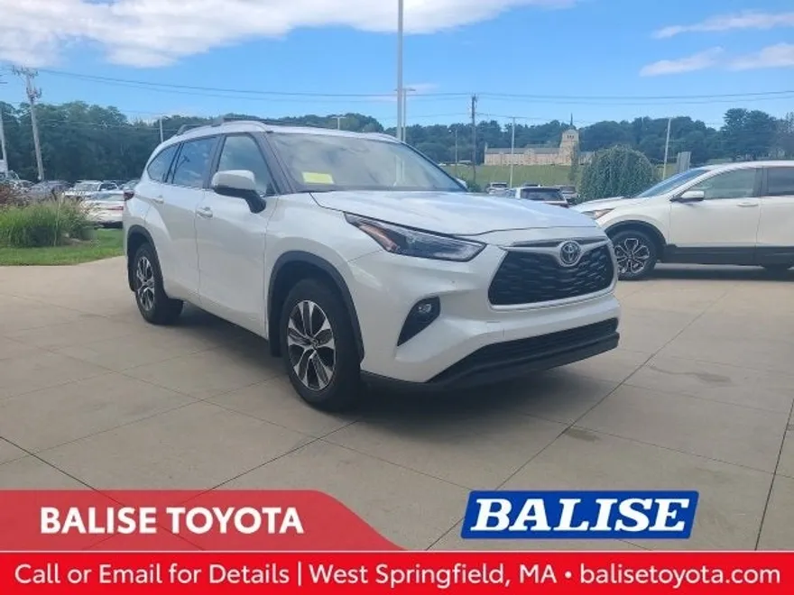 2023 Toyota Highlander XLE photo 1