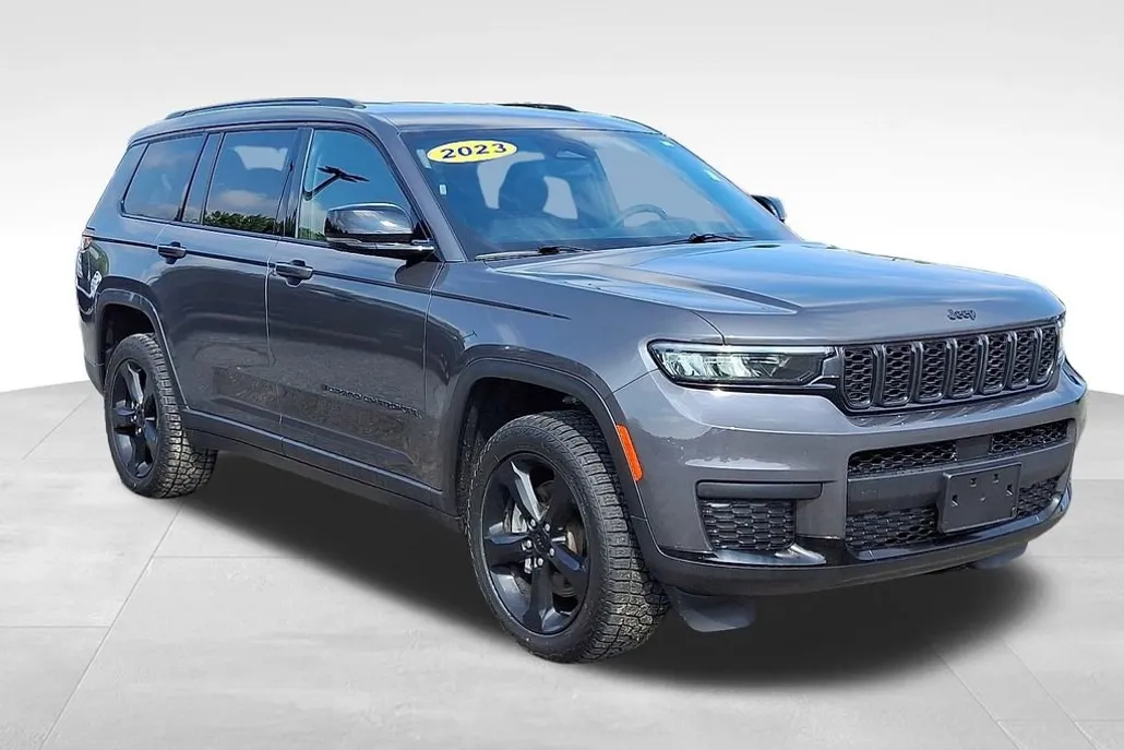 2023 Jeep Grand Cherokee Altitude photo 1
