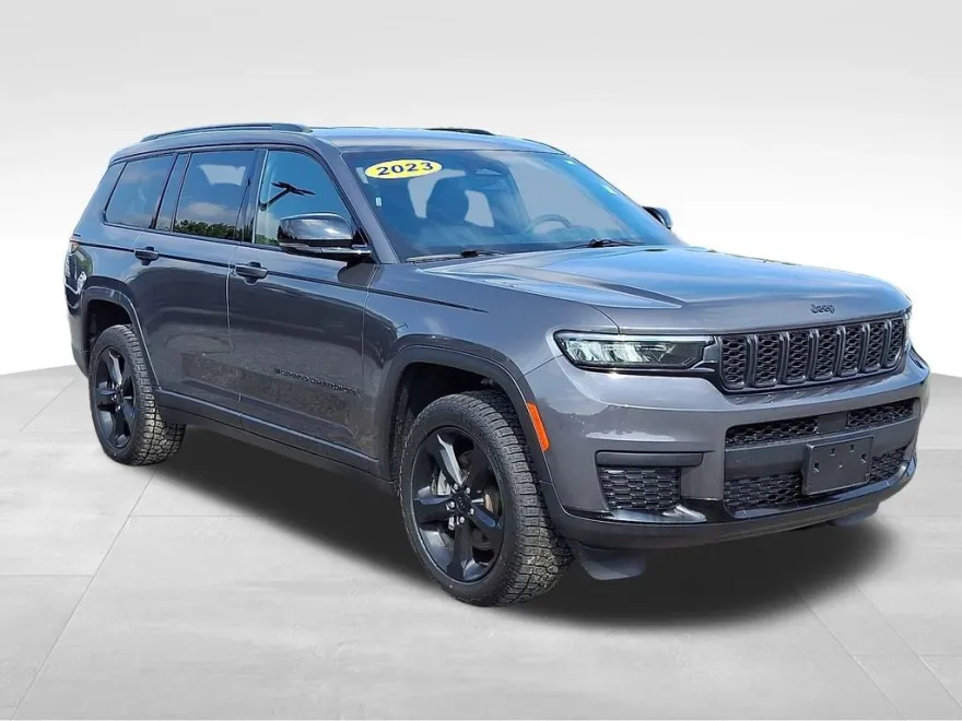2023 Jeep Grand Cherokee Altitude photo 1