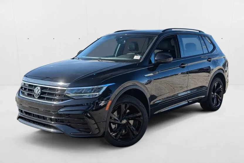 2024 Volkswagen Tiguan SE R-Line Black Sport photo 1