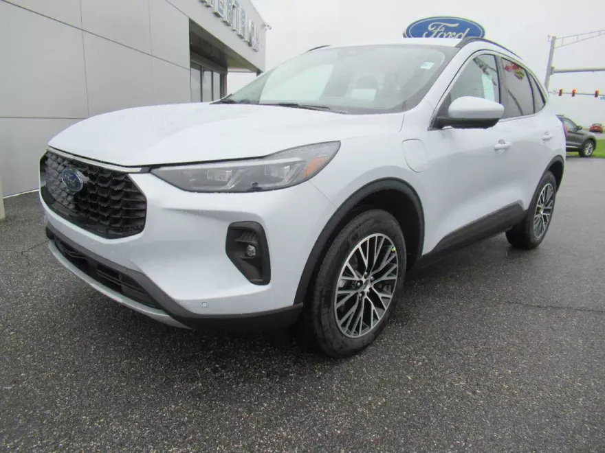 2025 Ford Escape photo 1