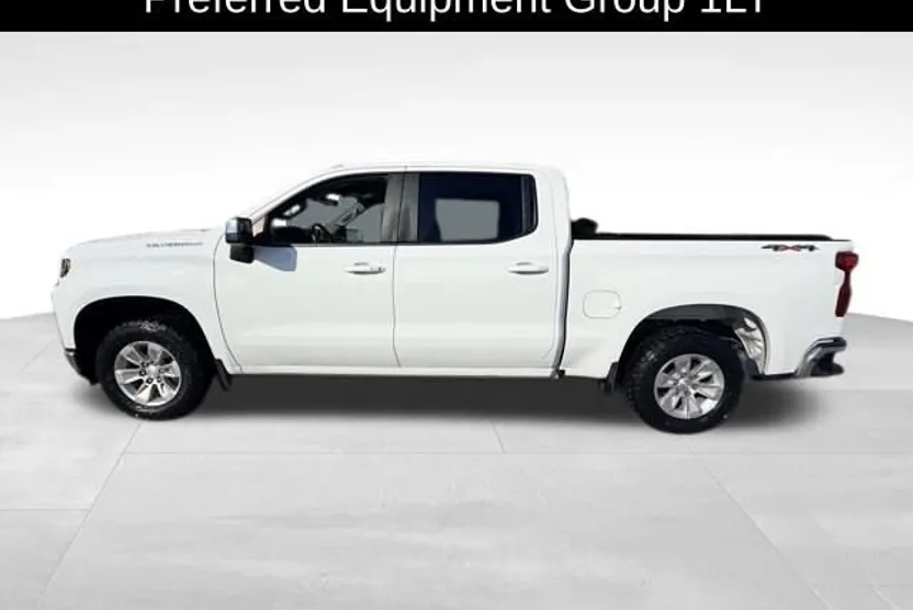 2022 Chevrolet Silverado 1500 LT photo 1