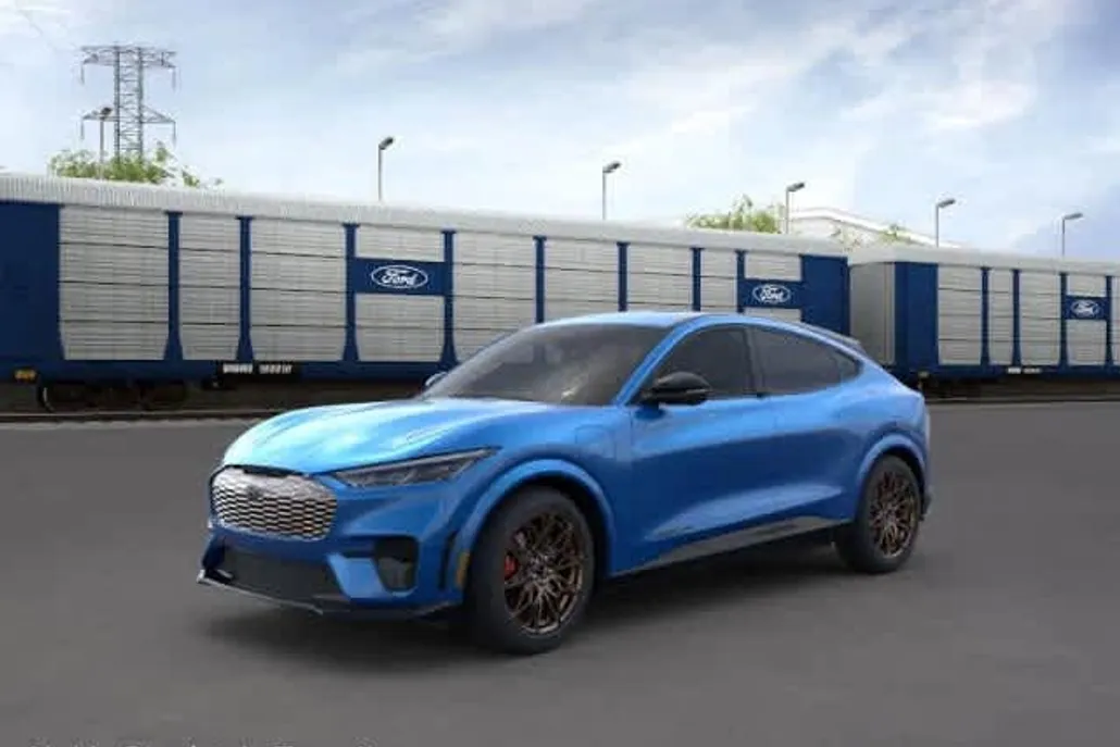 2025 Ford Mustang Mach-E GT photo 1