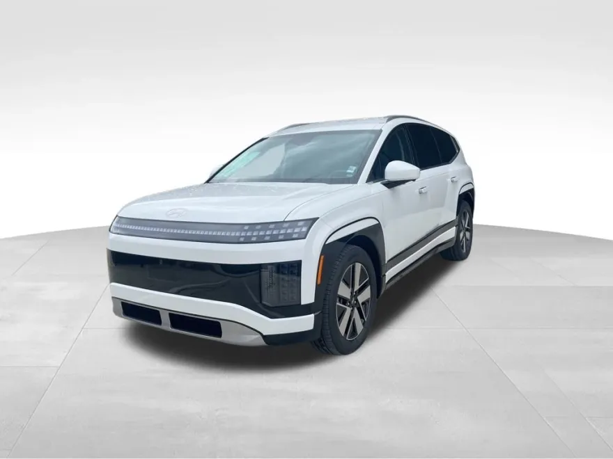 2026 Hyundai Ioniq SEL photo 1