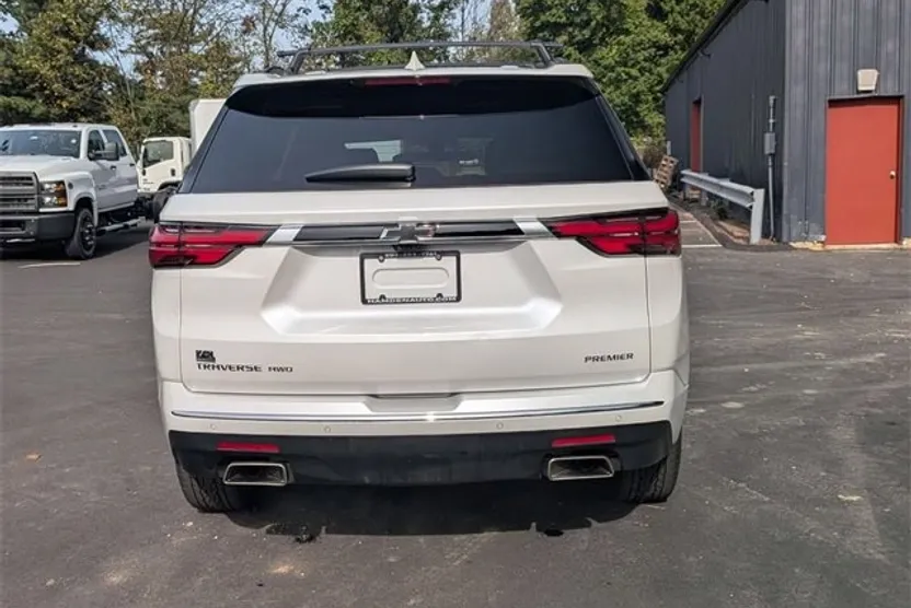 2022 Chevrolet Traverse Premier photo 1