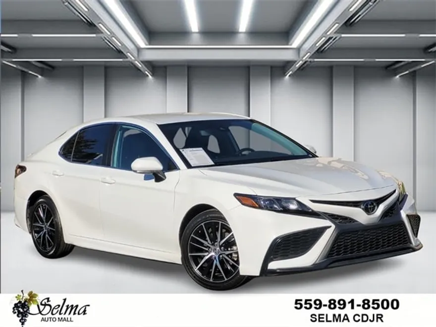 2023 Toyota Camry SE photo 1