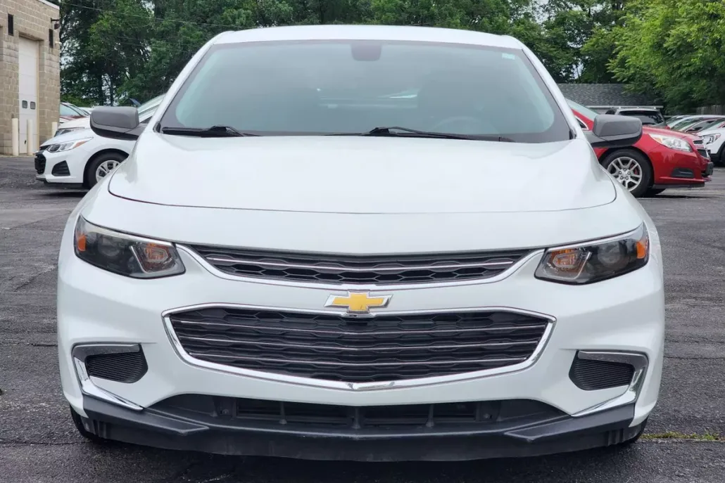 2018 Chevrolet Malibu LS photo 1