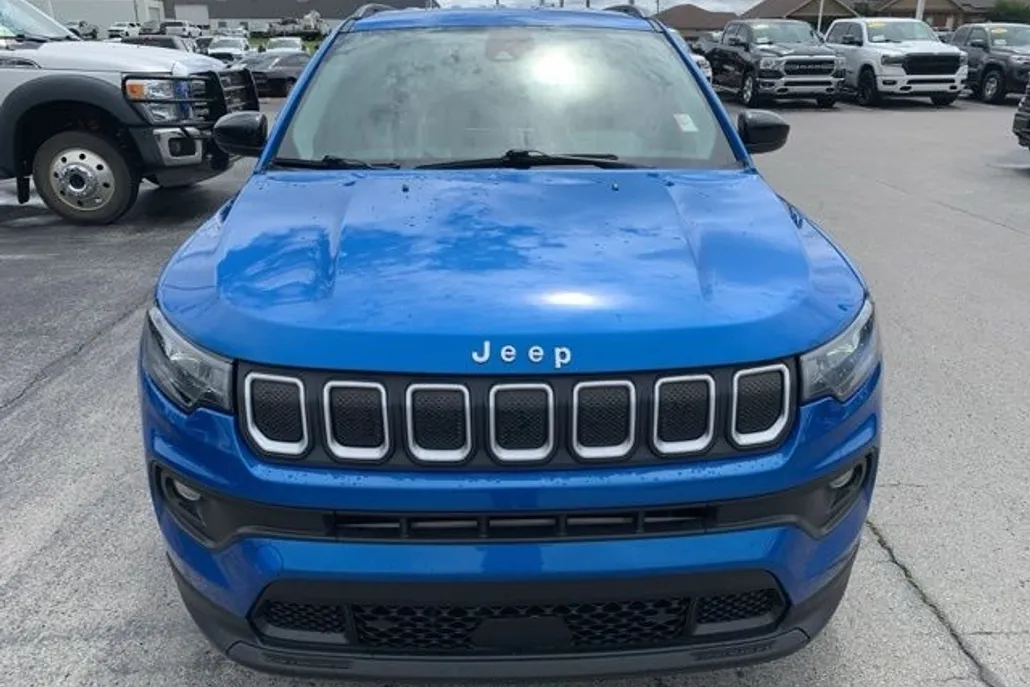 2022 Jeep Compass Latitude photo 1