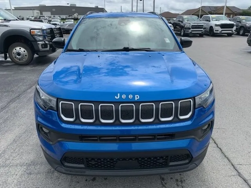 2022 Jeep Compass Latitude photo 1