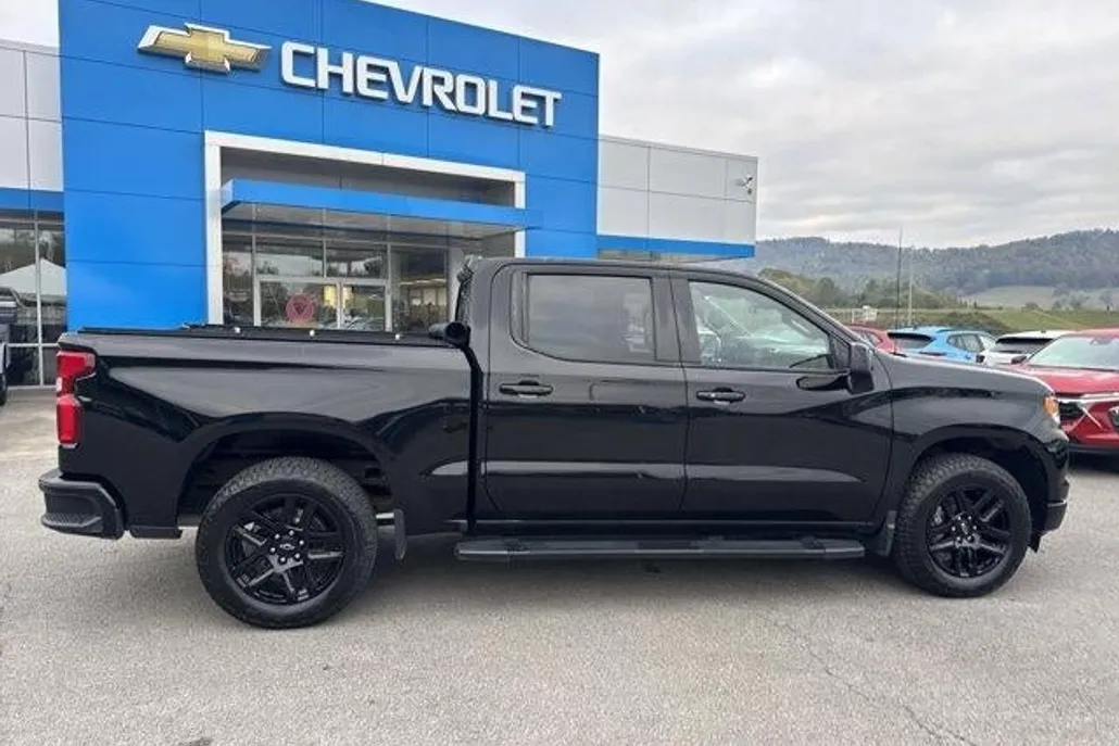 2022 Chevrolet Silverado 1500 RST photo 1