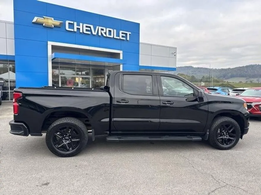 2022 Chevrolet Silverado 1500 RST photo 1
