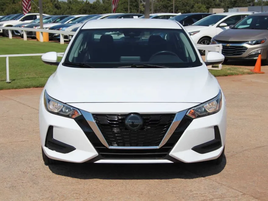 2022 Nissan Sentra SV photo 1