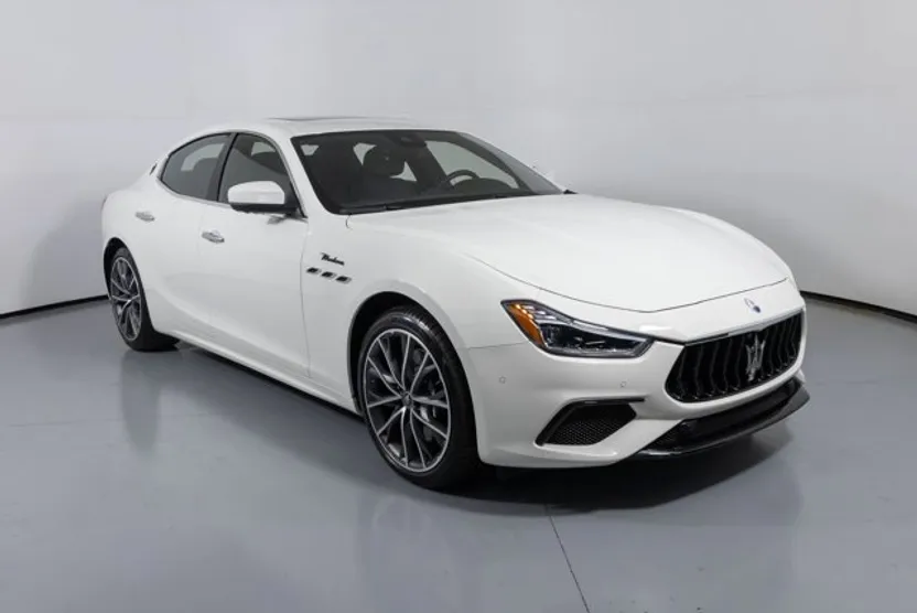 2023 Maserati Ghibli Modena photo 1