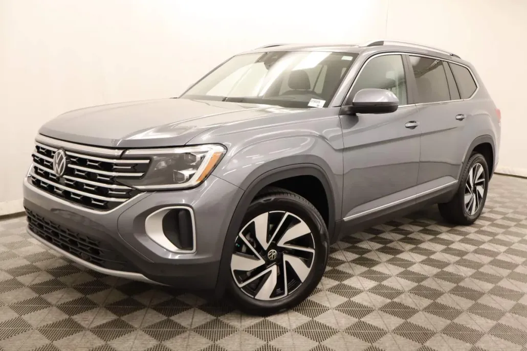 2025 Volkswagen Atlas SEL photo 1