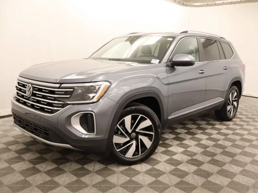 2025 Volkswagen Atlas SEL photo 1