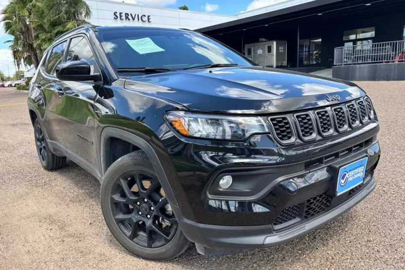 2025 Jeep Compass Latitude photo 1