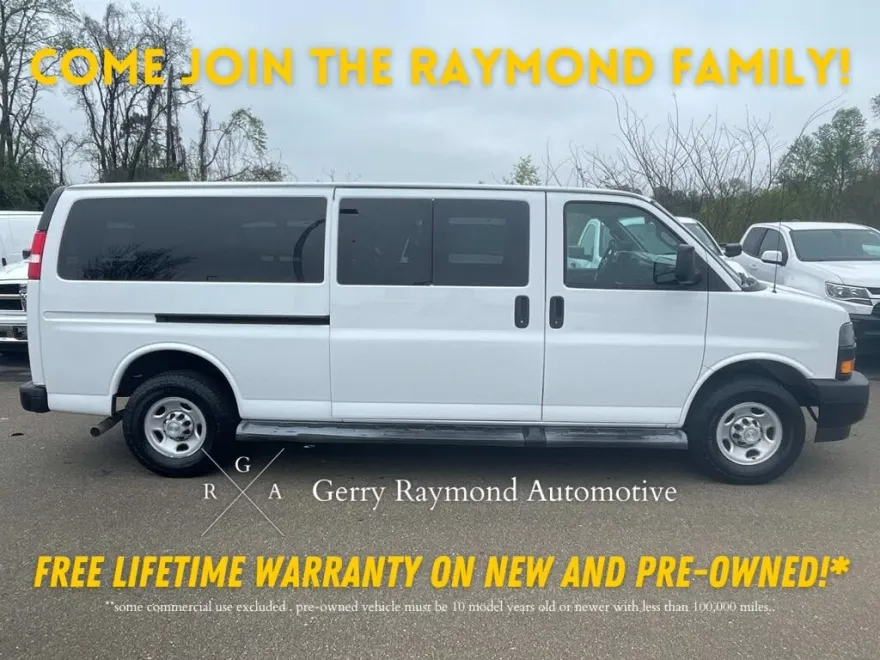 2022 Chevrolet Express 3500 LS Passenger Van photo 1
