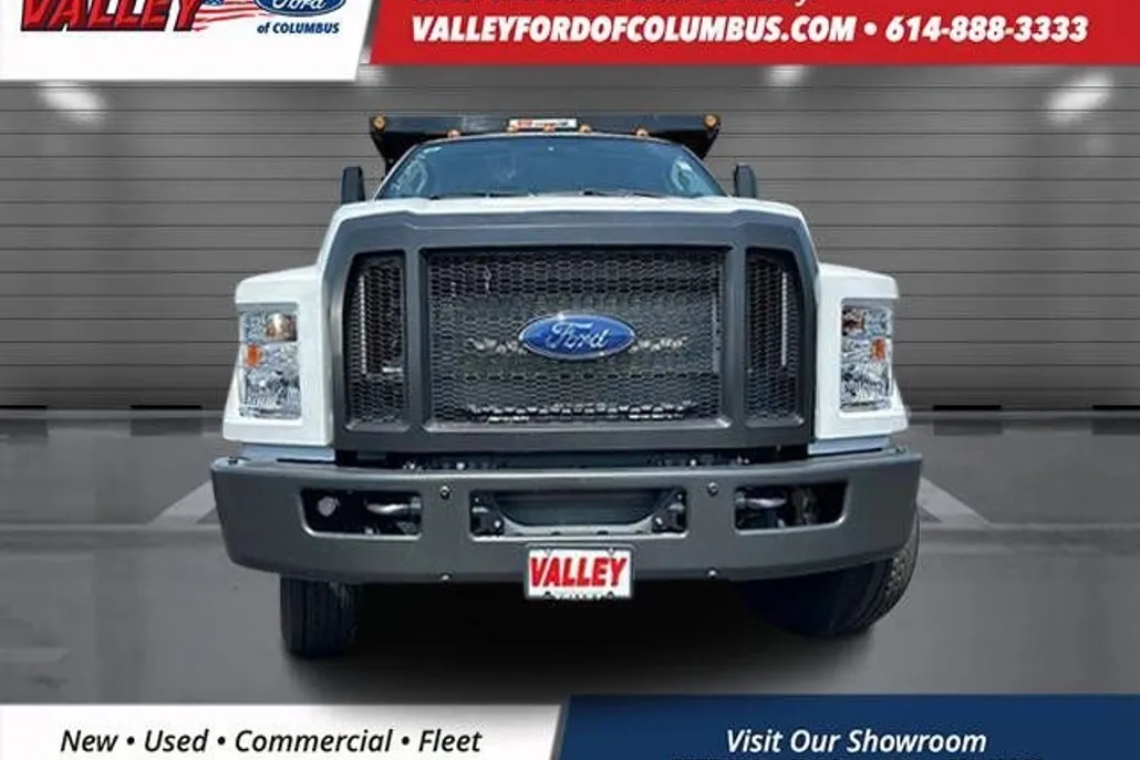 2025 Ford F-750 photo 1