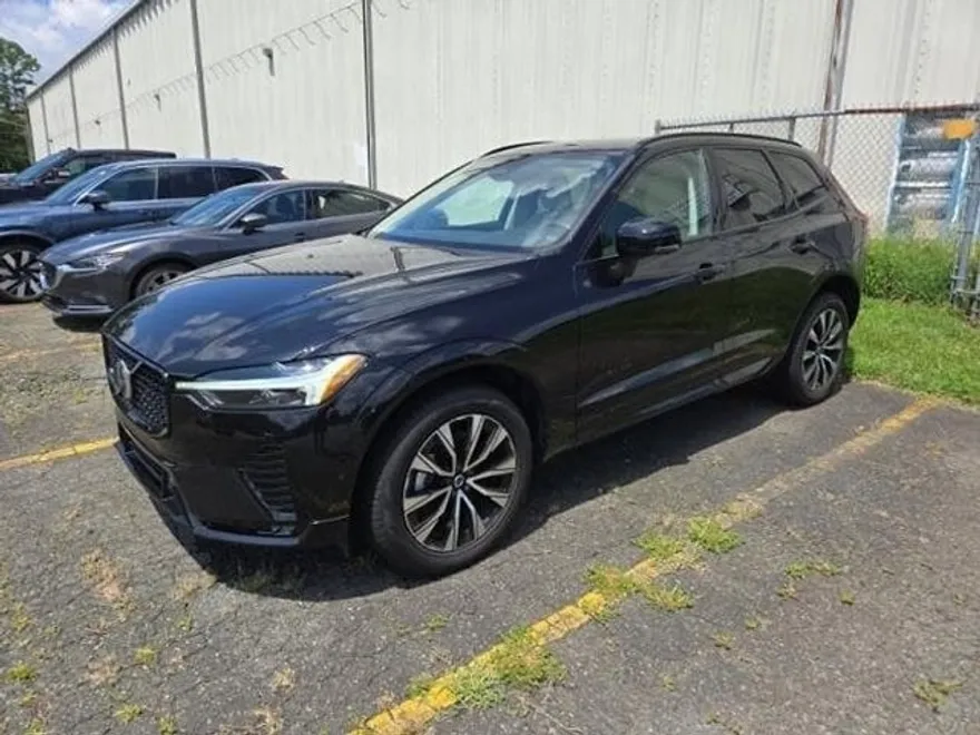 2024 Volvo XC60 B5 Plus photo 1