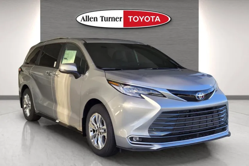 2025 Toyota Sienna Limited photo 1