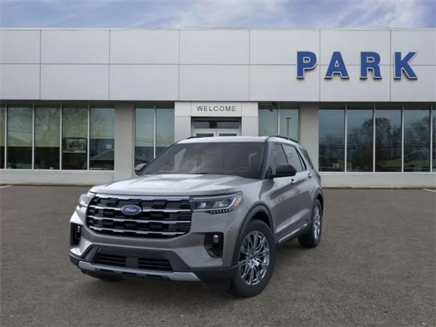 2025 Ford Explorer photo 1