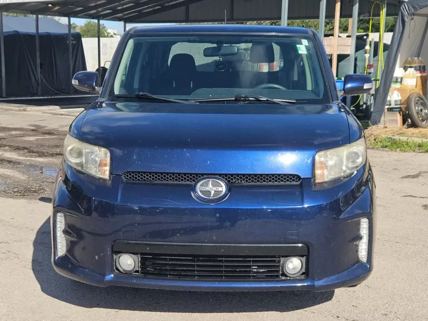 2015 Scion xB Base photo 1