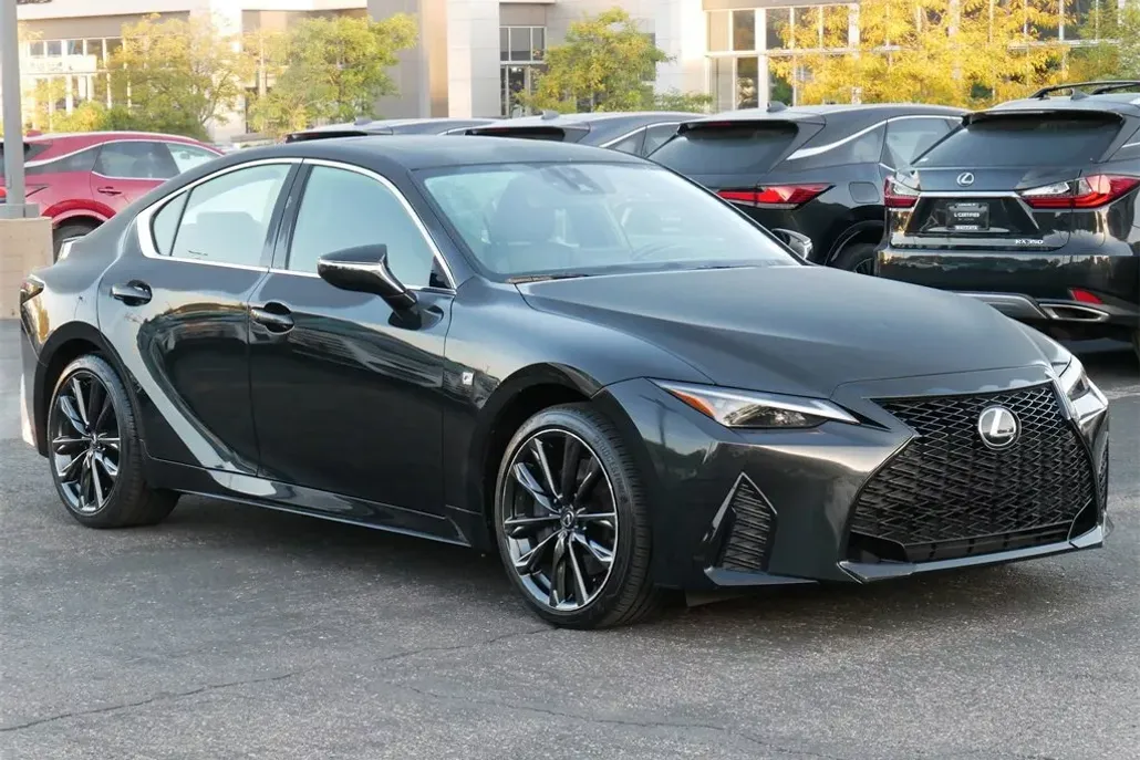 2023 Lexus IS 350 F SPORT photo 1
