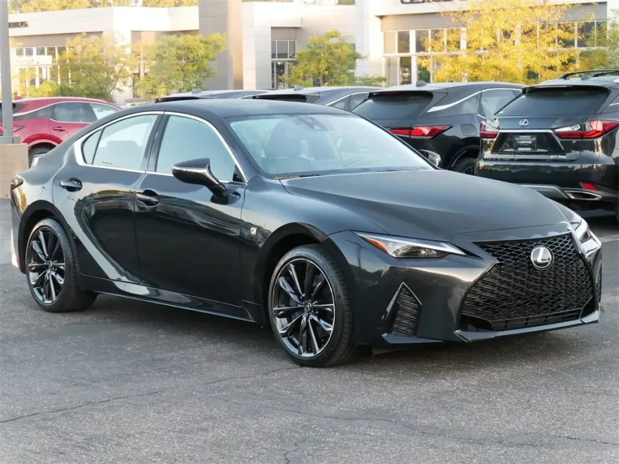 2023 Lexus IS 350 F SPORT photo 1