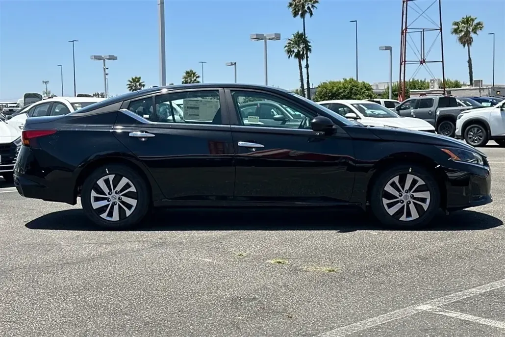 2025 Nissan Altima 2.5 S photo 1